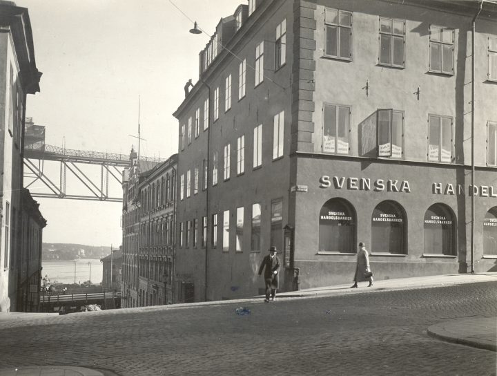 Street view of a really ancient Handelsbanken branch office.